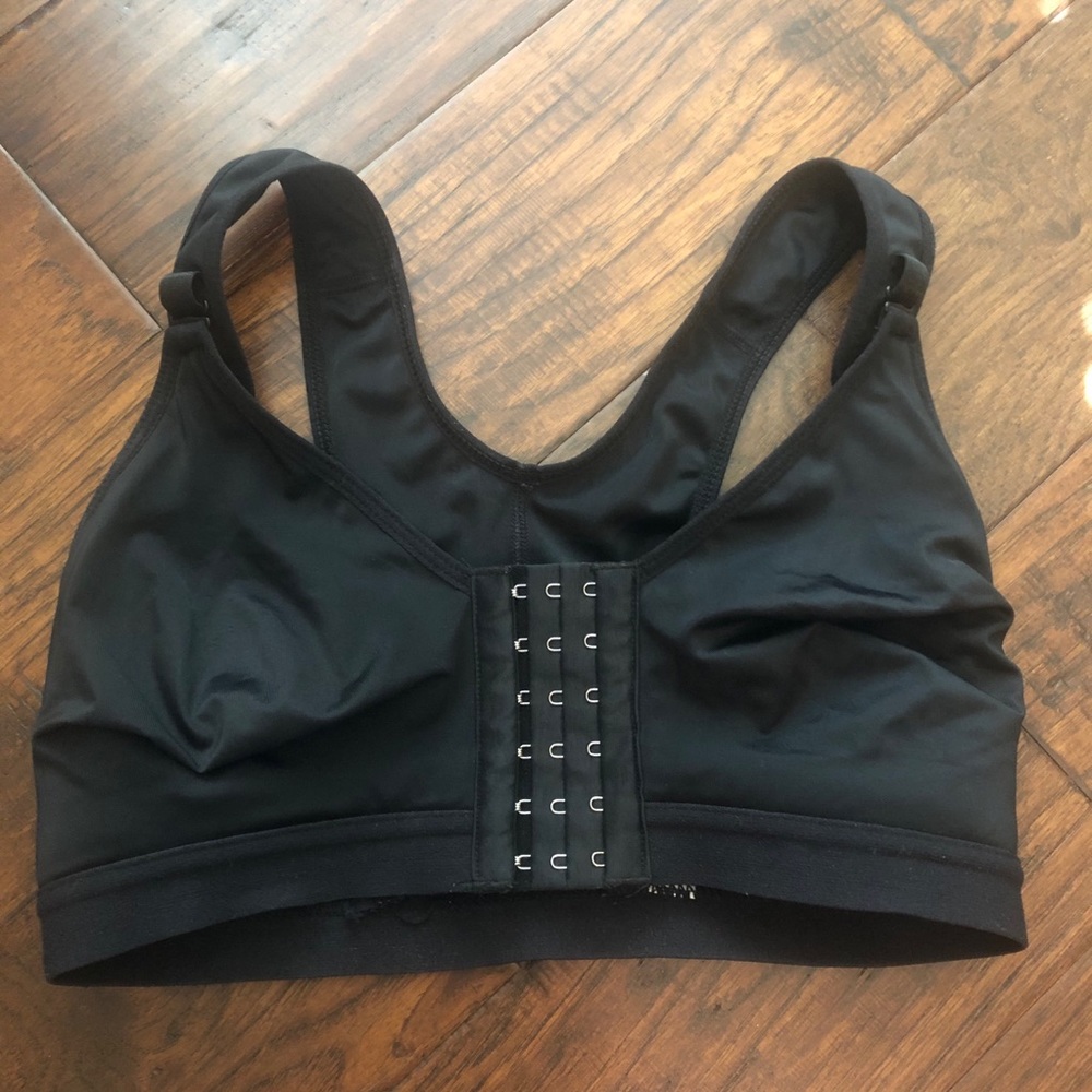 Post-surgery front closure bra 34B-D